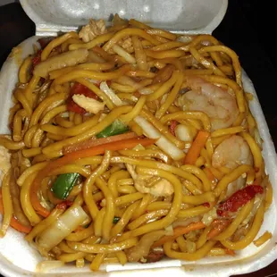 Pint of house Lo Mein