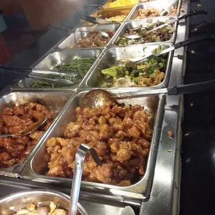 Delicious variety of soups, General soas chicken  broccoli with chicken, beef with peppers and onions, etc.....