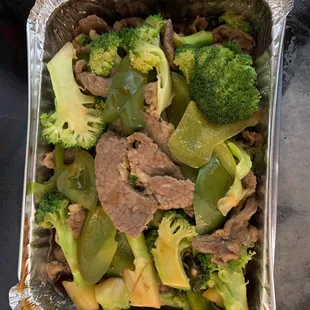 Pepper steak with broccoli