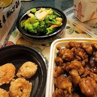 General tso'schicken and crispy shrimp.
