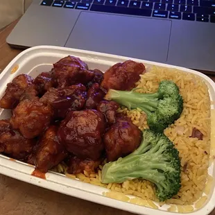 H8. General Tso&apos;s Chicken