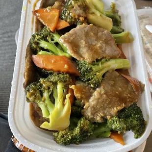 Beef and broccoli-small