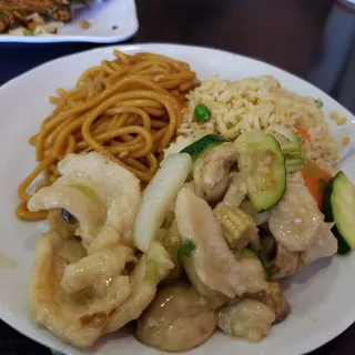 Moo Goo Chicken Lunch