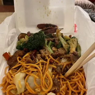 Chow Mein, Kung Pai Chicken, and Broccoli Beef.