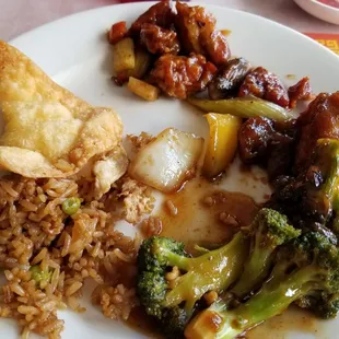 From 12 o&apos;clock:  Kung pao chicken, general chicken, Mandarin chicken, chicken fried rice, cream cheese puff