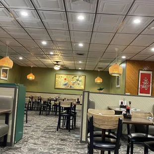 the dining area of a chinese restaurant