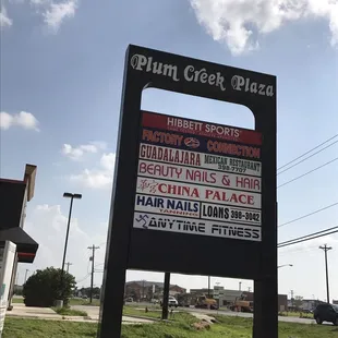 a sign for a chinese restaurant