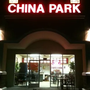 outside, pizza