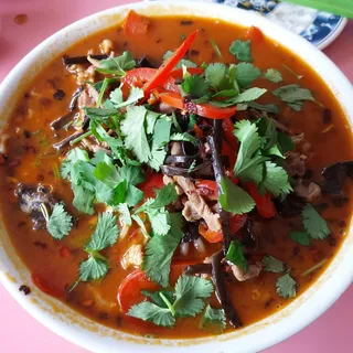 D7. Hot and Sour Noodles with 3 Shredded Stuff