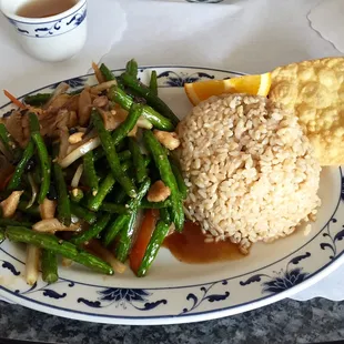 String bean chicken lunch special