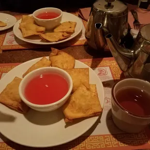 Oolong tea and crab rangoon.