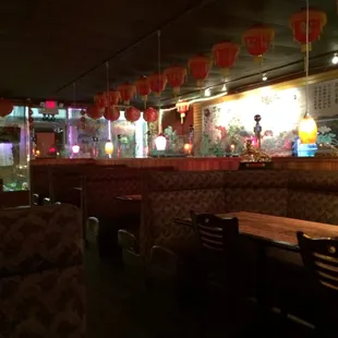 the interior of a chinese restaurant