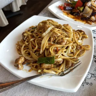 L6 Combo Lo Mein