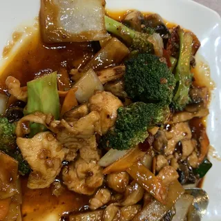 C13 Hunan Chicken