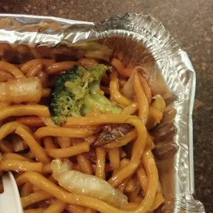 Cockroach found while eating lo mein from the China queen