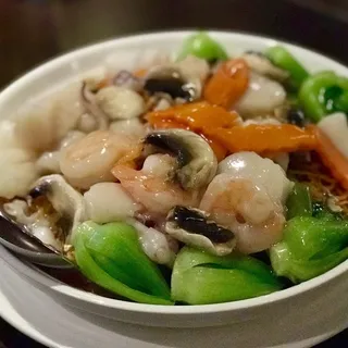 Seafood Chow Mein