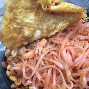 For pad thai this was sub-par :/