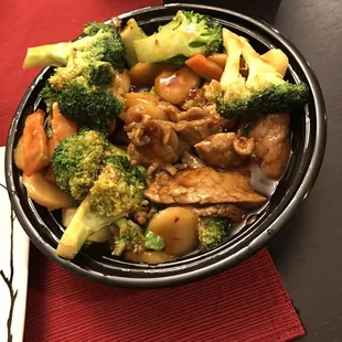 Hunan beef! Lots of meat under the veggies