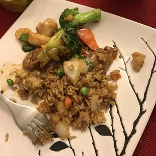 Hunan beef, fried rice &amp; wonton soup in the left hand corner. Yum!