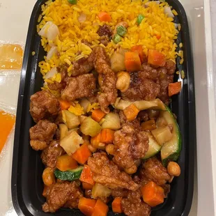 Supposed to be cashew chicken with fried rice.