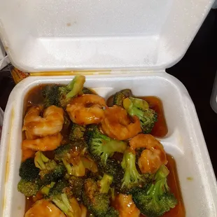 Shrimp with broccoli and garlic sauce