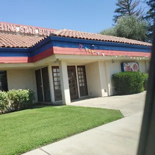 This is the worst place to eat from cold food .  RUDE ASS WOMAN NAMED KIM