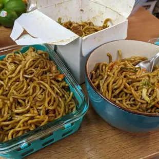 Chicken Lo Mein WILL NOT BE CONTAINED