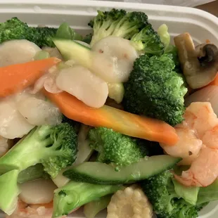 Shrimp and vegetables