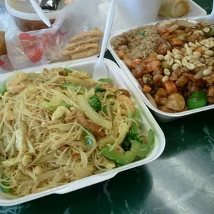 Singapore Mei Fun and Kung Pao Chicken