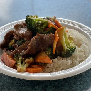 Broccoli beef - above standard definitely better than Panda Express.