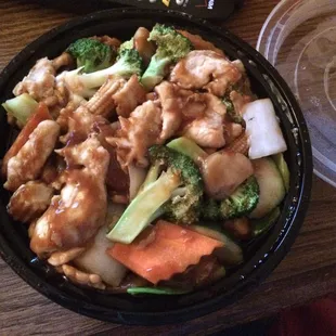 Chicken with vegetables in brown sauce. Good amount of chicken vs veggies. Could use a little more salt for my taste but very good.