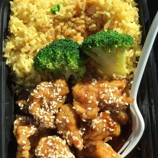 Sesame chicken is crispy just like i like it but a little too much sauce and not a huge fan of the rice but it's still good eatin