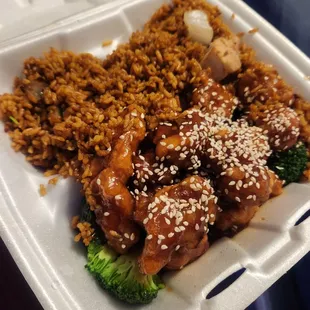 Sesame Chicken Combo (the 3 cream cheese wontons was packed separately)