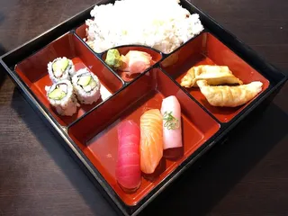 W&Z Asian Bistro & Sushi Bar