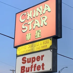 the sign for the restaurant