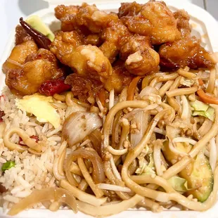 General Tso&apos;s chicken combo