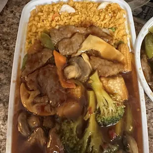 C23A. Szechuan Beef Combo Platter