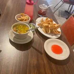 Egg drop soup and crab Rangoon&apos;s