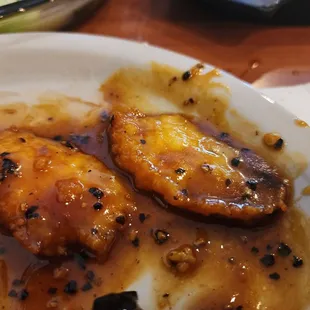 Pounded shrimp in black pepper sauce. For sizzling shrimp.