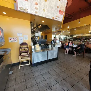 the inside of a fast food restaurant
