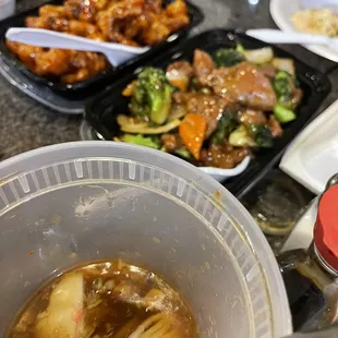 Orange Chicken Beef with Broccoli Hot and Sour Soup (Seafood)
