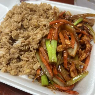 Chicken Szechuan Lunch comes with soup or spring roll