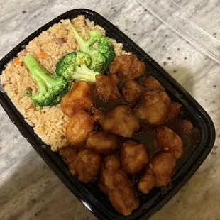 C20. General Tso's Chicken Combo Platter