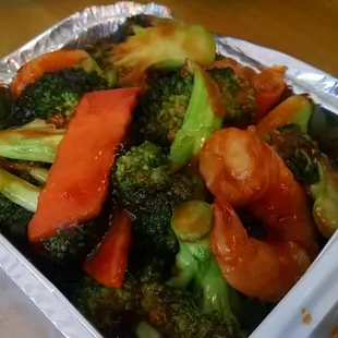 Shrimp and broccoli