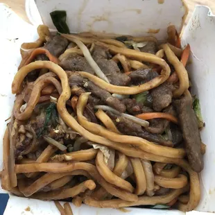 Beef lo mein ($7.75)