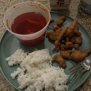 Sweet and sour chicken w/ white rice