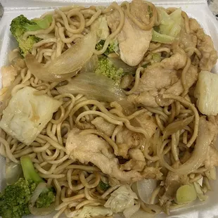 This is supposed to be chicken and vegetables over noodles. Apparently a few pieces of broccoli is all they offer. Weak