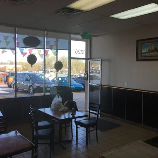 the inside of a chinese restaurant