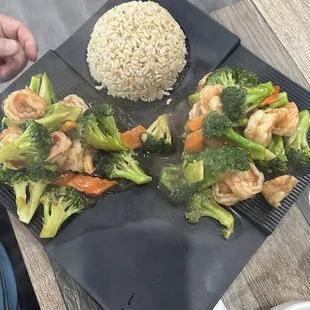 Shrimp broccoli