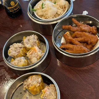 15. Steamed Chicken Feet